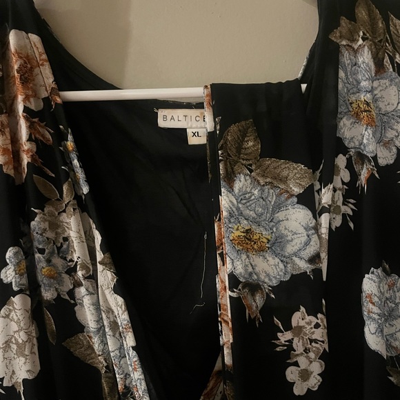 COPY - Baltic Born- Kia Kimono Black Floral Maxi Dress (size xl) - Picture 4 of 4